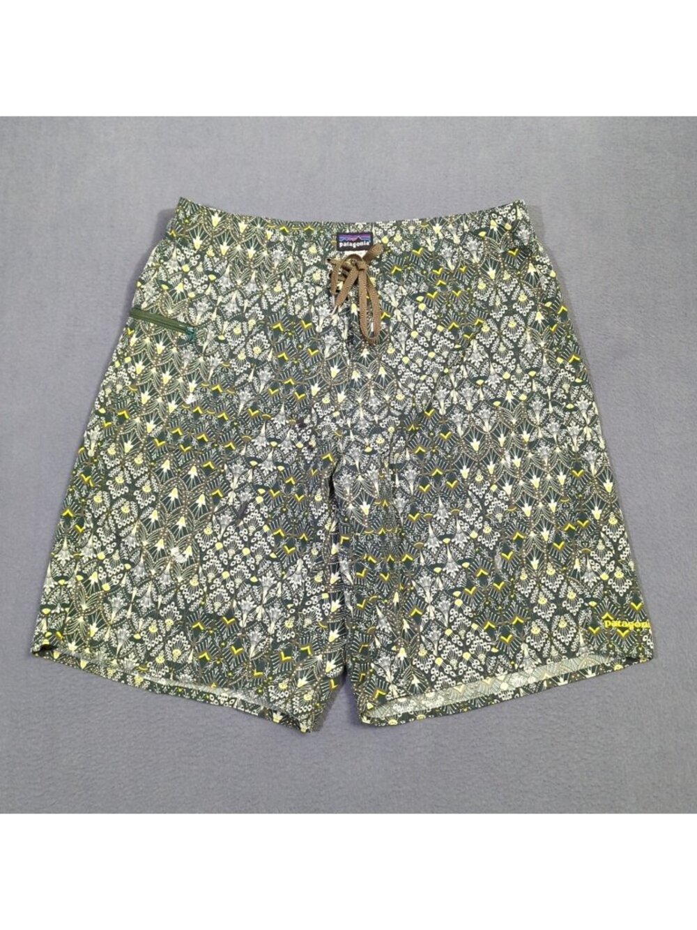 Patagonia Shorts Men's 34 Green Geometric Wavefarer Board Shorts